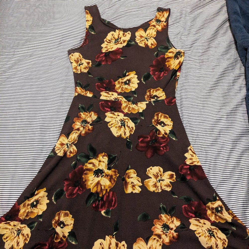 Kaileigh Brown Floral Knee-Length Women's Dress